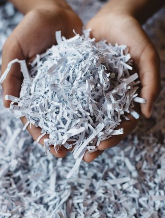 is shredded paper good for the garden