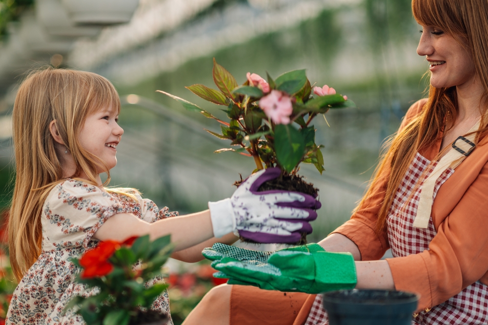 Here Are 12 Garden Gifts Every Plant Lover Actually Uses All Year