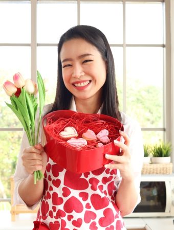 Why DIY Valentine’s Bouquets Are Spreading Pests Indoors — Experts Warn Gardeners to Check This First