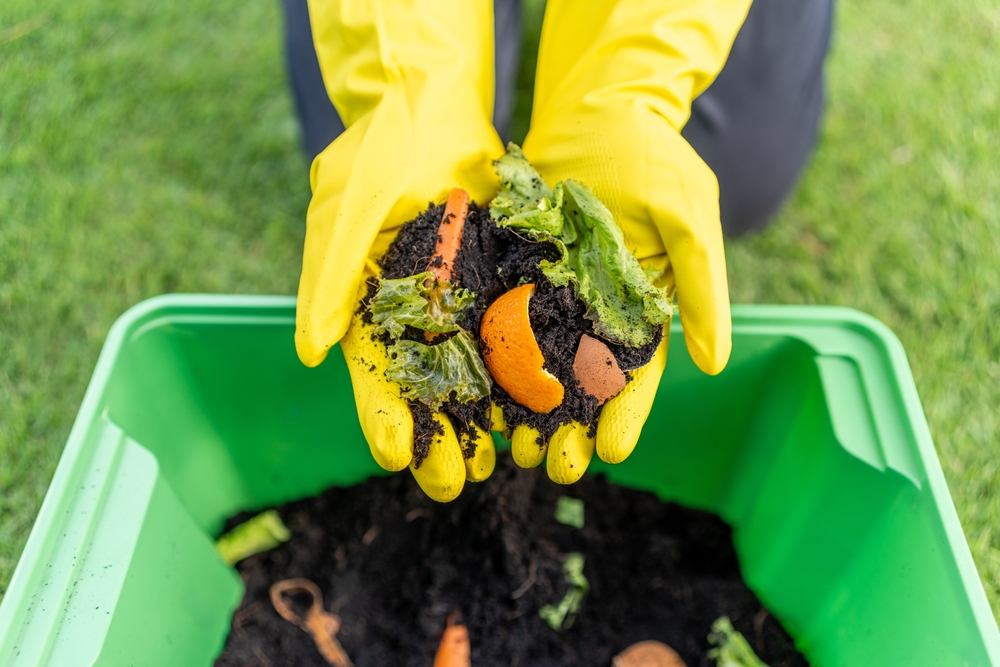The Cheapest Way to Build a Compost Bin