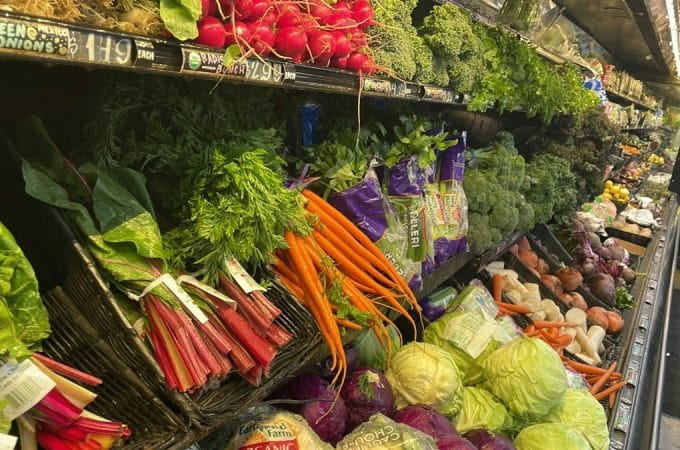 The $10 Grocery Bill: 5 High-Yield Veggies That Pay for Themselves in Weeks