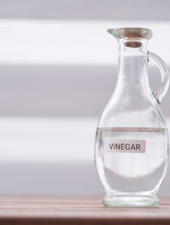 Why Professional Growers Use White Vinegar Instead of Expensive Sprays