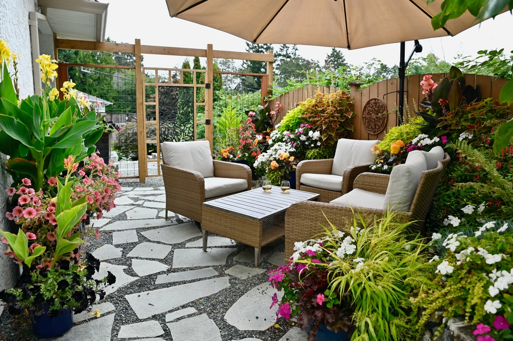 7 Cheap Ways to Make Your Backyard Look More Expensive