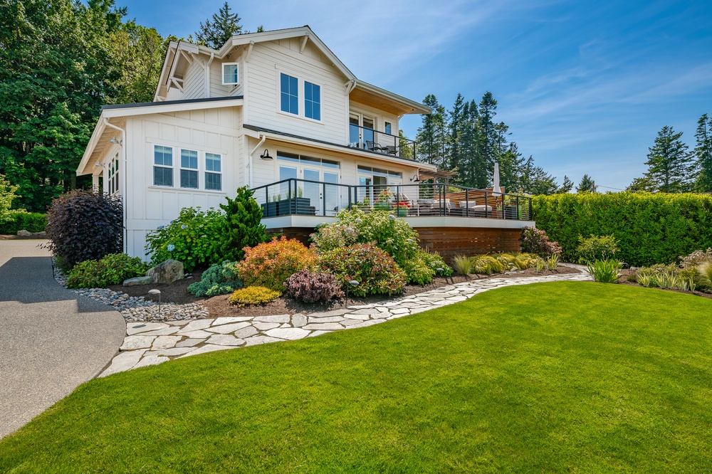 Why So Many Homeowners Are Replacing Shrubs With Edible Plants