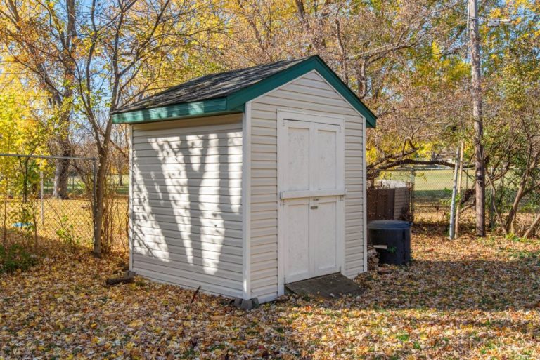 7 Ways to Prepare a Garden Shed for Fall Without Buying Organizers