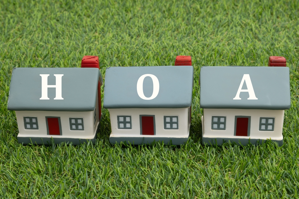 A Lawn Dispute With an HOA Ended With 7 Days in Jail: Here’s How It Got That Far