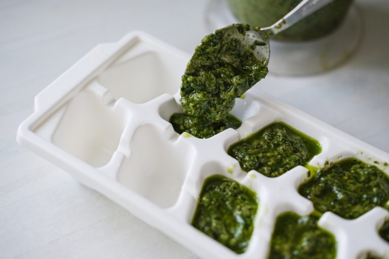 How to freeze fresh herbs